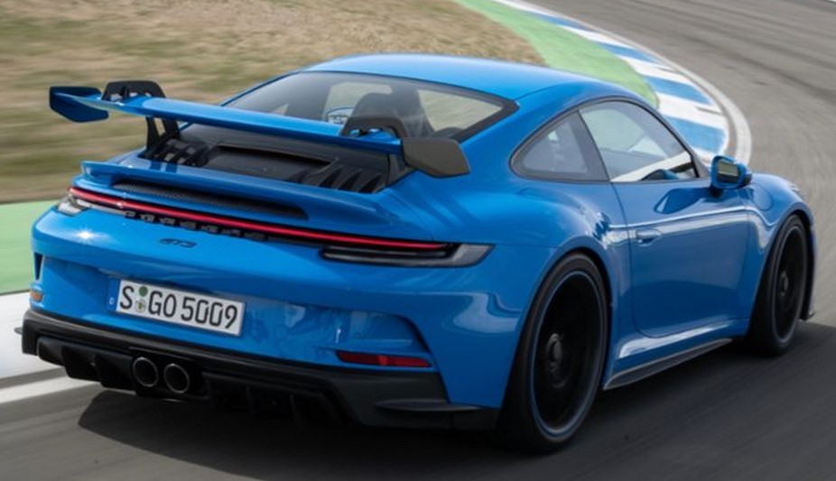 بورشه إختبرت سيارة 911 GT3 الجديدة لمسافة 5000 كم على سرعة 300 كم/س دون توقف