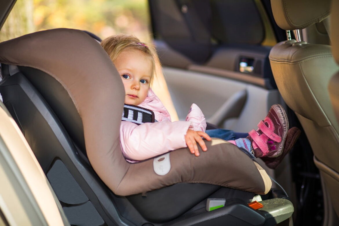نصائح للحفاظ على سلامة الأطفال عند ركوب السيارة