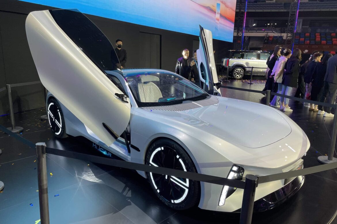 ظهور سيارة iCAR GT الكهربائية الرياضية لأول مرة في الصين