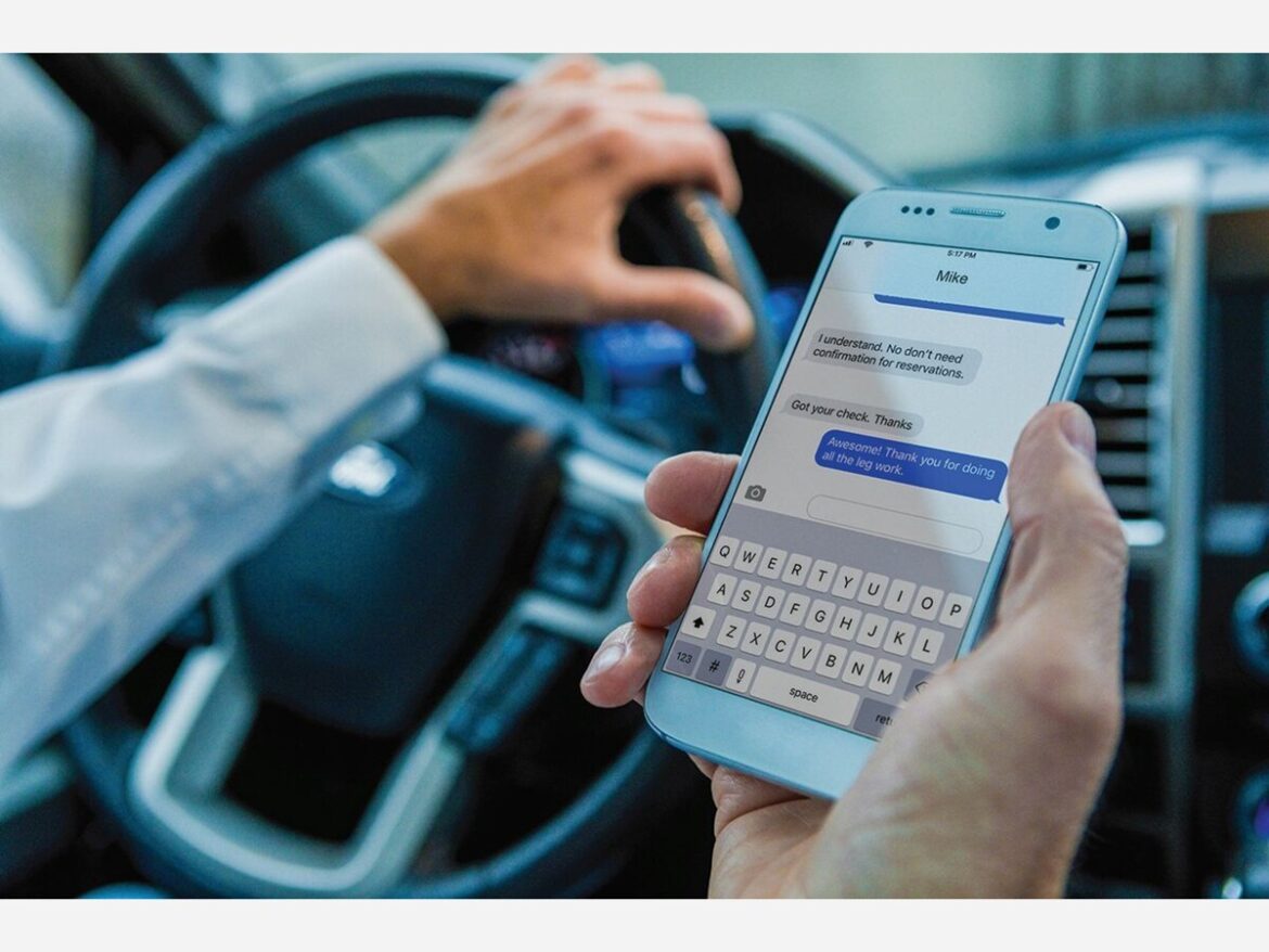 قانون جديد بولاية ميتشيجان يحظر استخدام الهاتف نهائياً أثناء القيادة