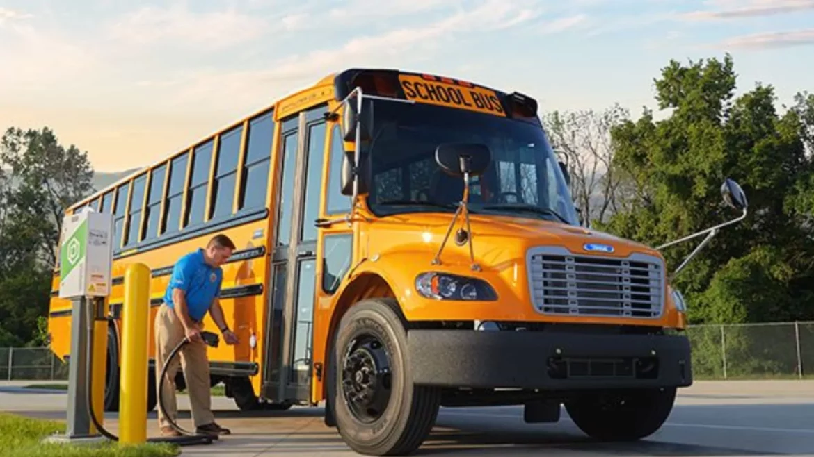 جميع الحافلات المدرسية الجديدة في كاليفورنيا ستكون كهربائية في عام 2035