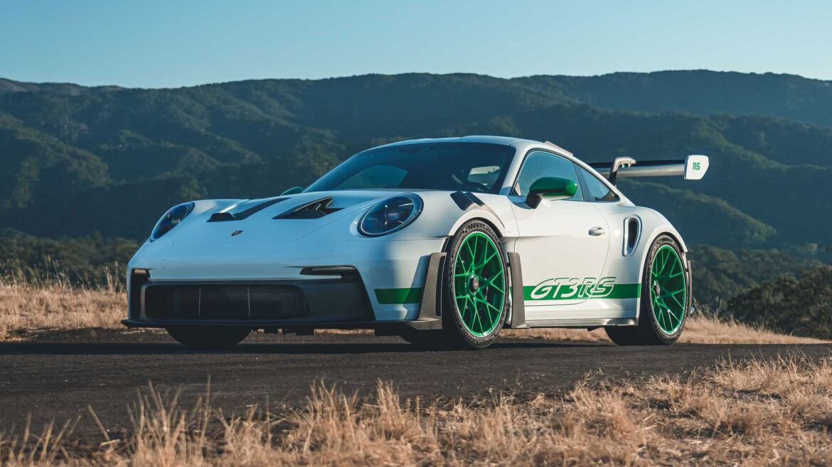 الظهور الأول لسيارة بورش GT3 RS 911 بقوة 518 حصان