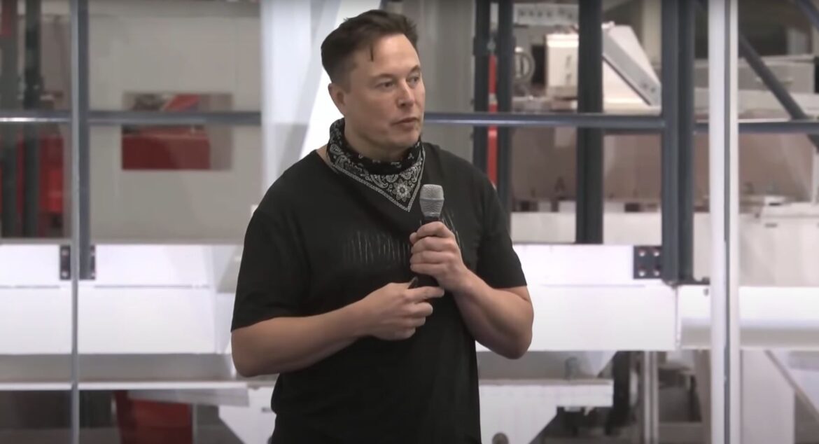 سيركز EIon Musk علي نظام القيادة الذاتي بالكامل FSD