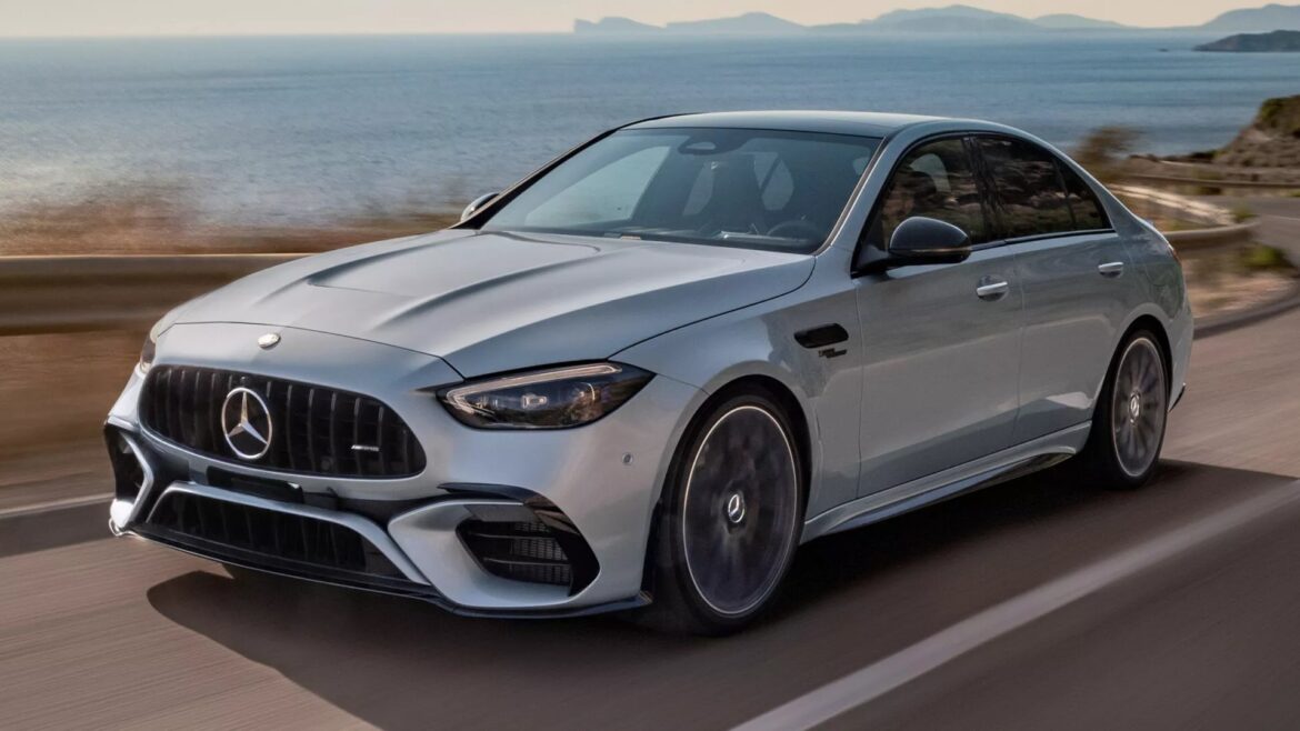 ستتخلى AMG عن منظومة 4 سلندر بطرازات C63 قريباً بالتزامن مع تطوير محرك V8 جديد