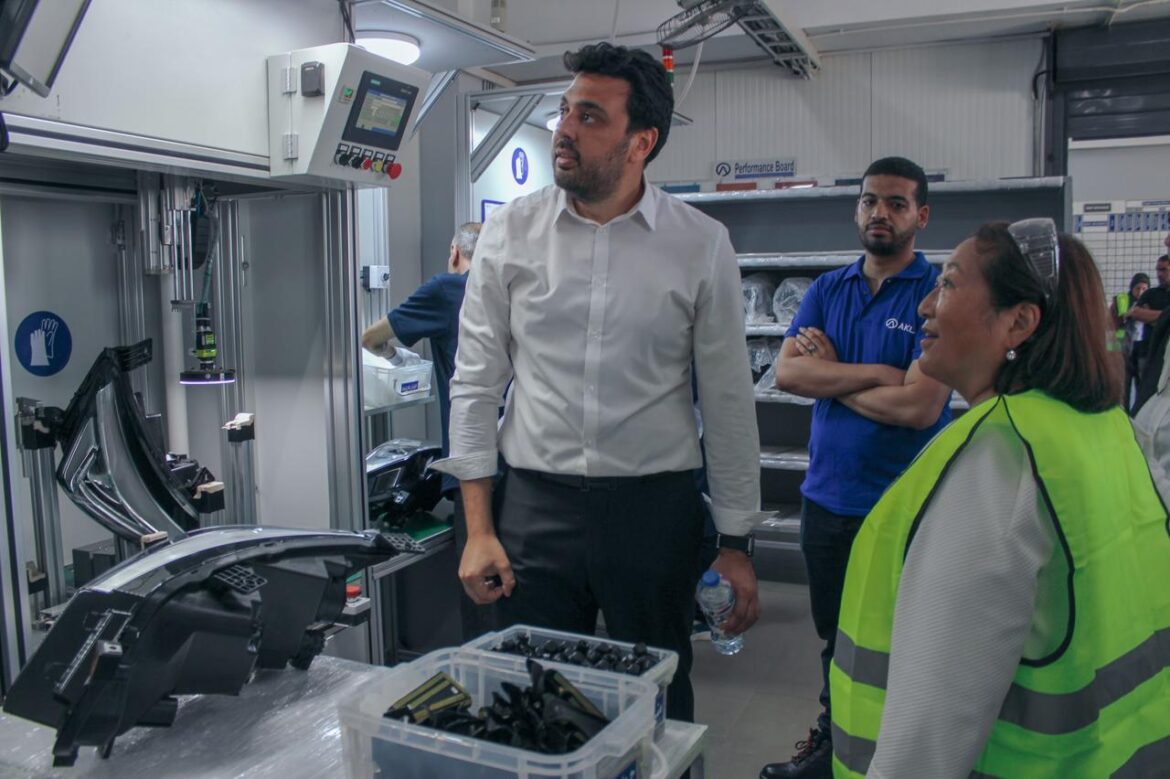 جنرال موتورز مصر تطلق أول كشاف أمامي محلي الصنع لطراز شيفروليه أوبترا بالتعاون مع مصنع عقل