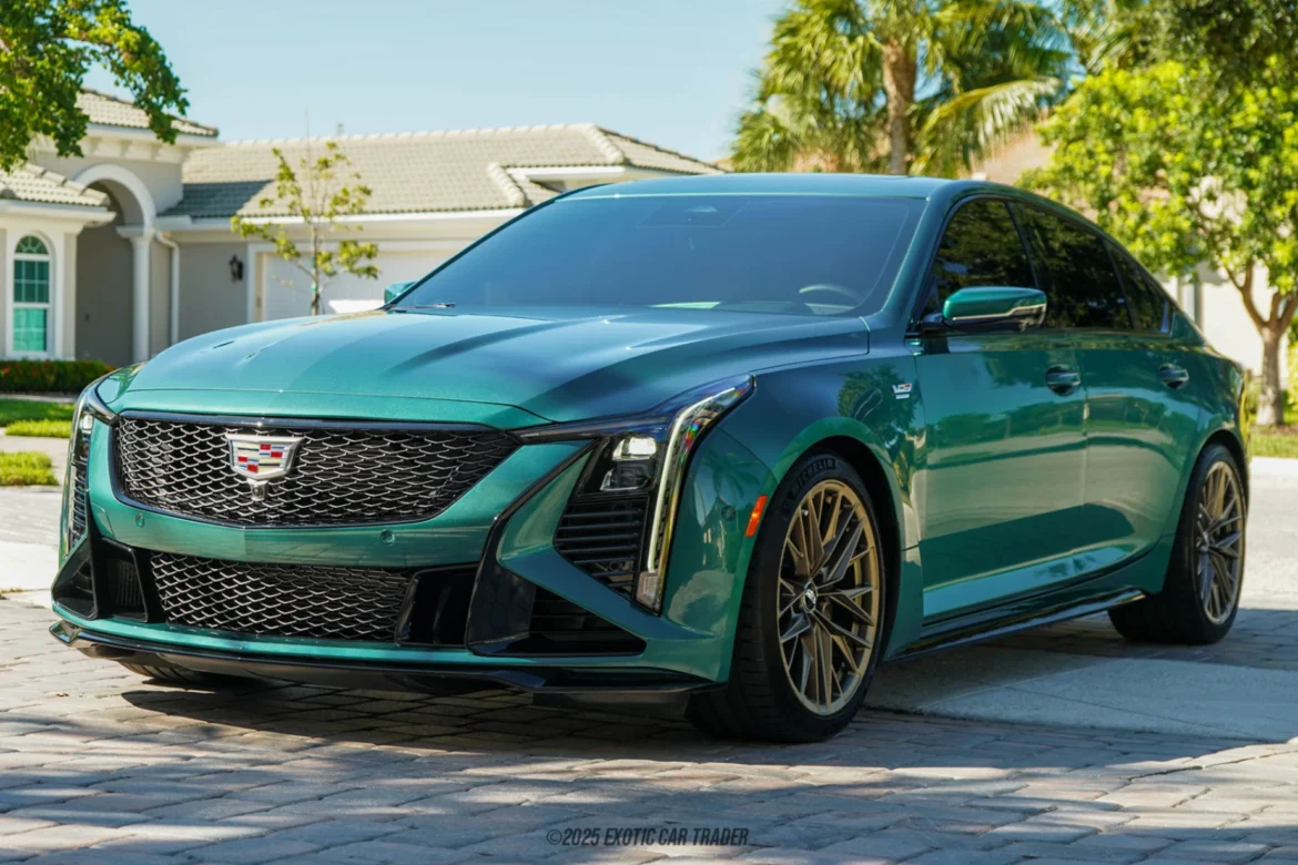 كاديلاك تؤكد إطلاق الجيل الجديد من “CT5” بمحرك احتراق داخلي في حقبة السيارات الكهربائية