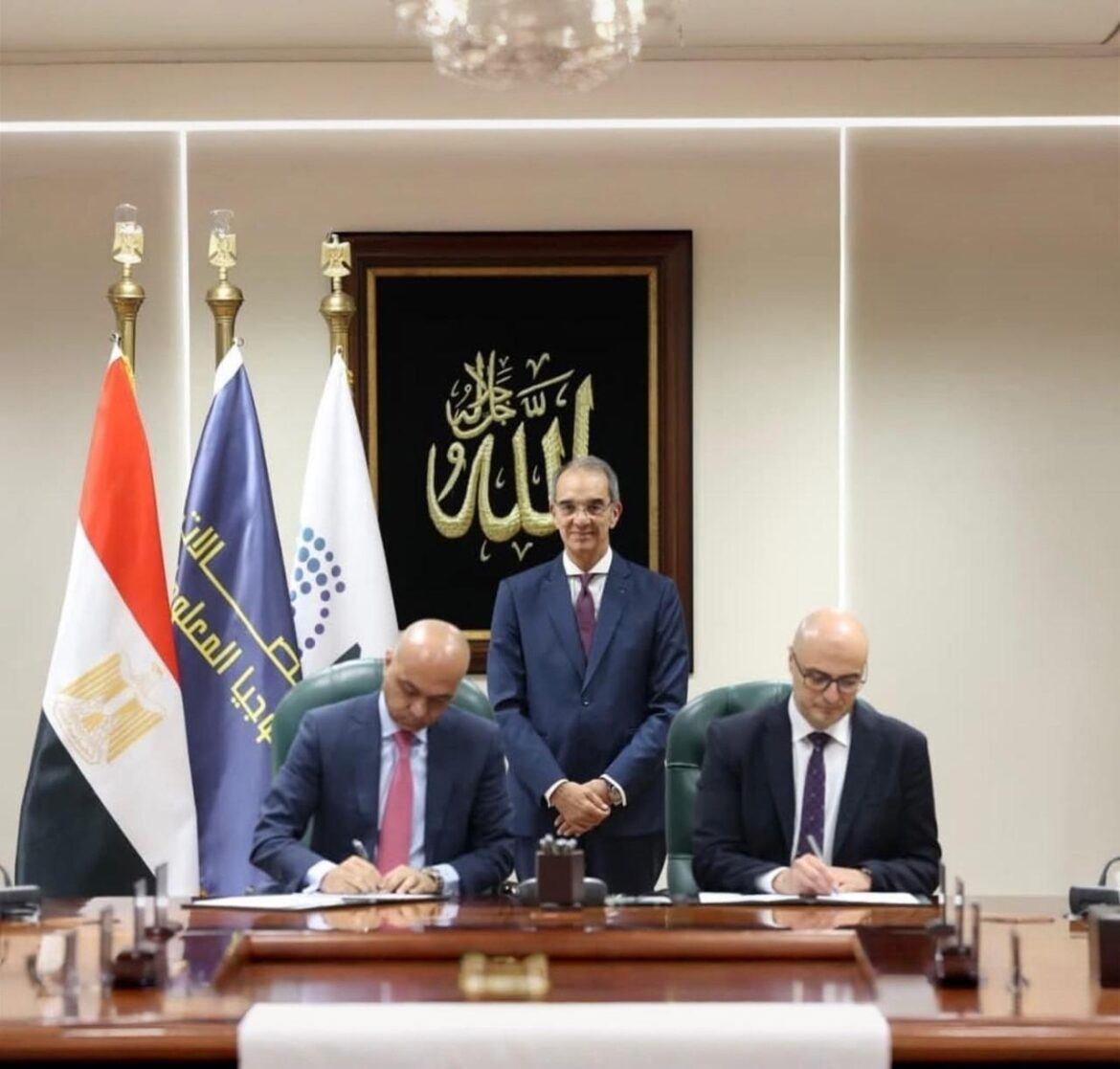 بعد توقيع اتفاقية استراتيجية مع وزارة الاتصالات وتكنولوجيا المعلومات والجهاز القومي لتنظيم الاتصالات: جلوبال أوتو تقدم تجربة BMW ConnectedDrive قريبًا لعملائها في جمهورية مصر العربية