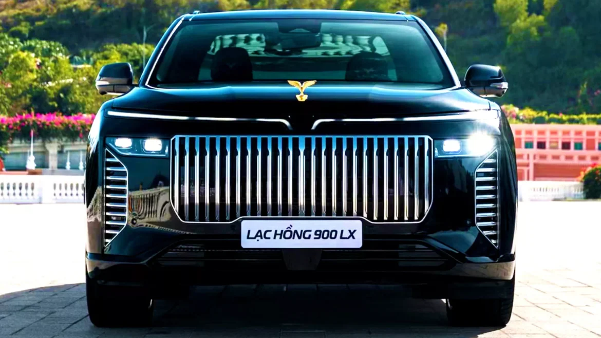 سيارة SUV مدرعة تصمد أمام 400 طلقة موجهة بالليزر