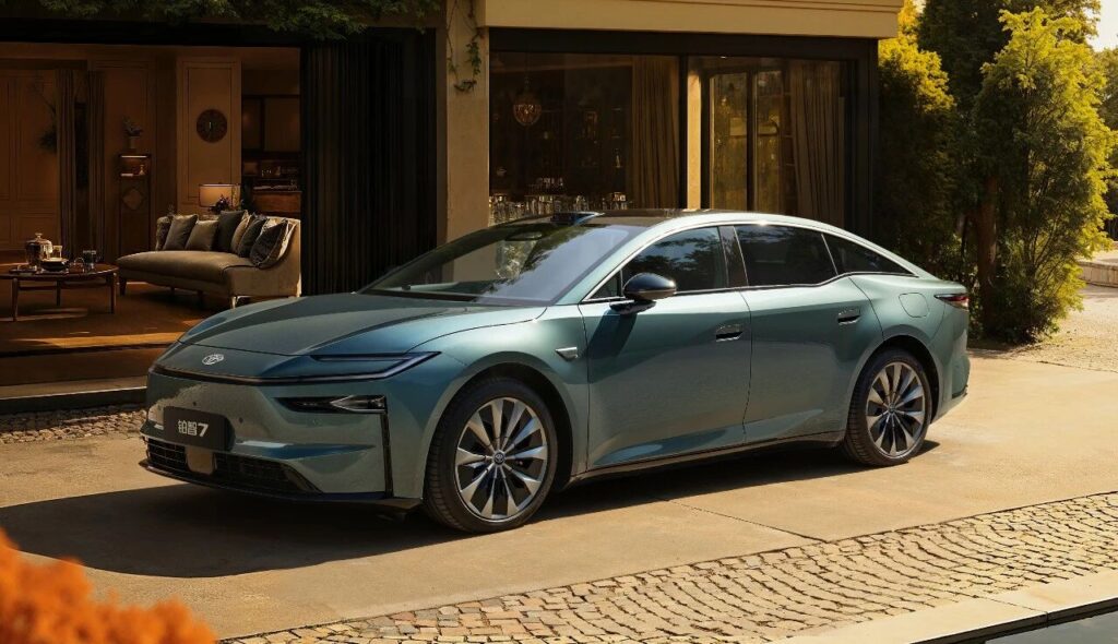 تويوتا تقرر ابقاء طرازاتها قرابة ال10 سنوات قبل طرح أجيال جديدة