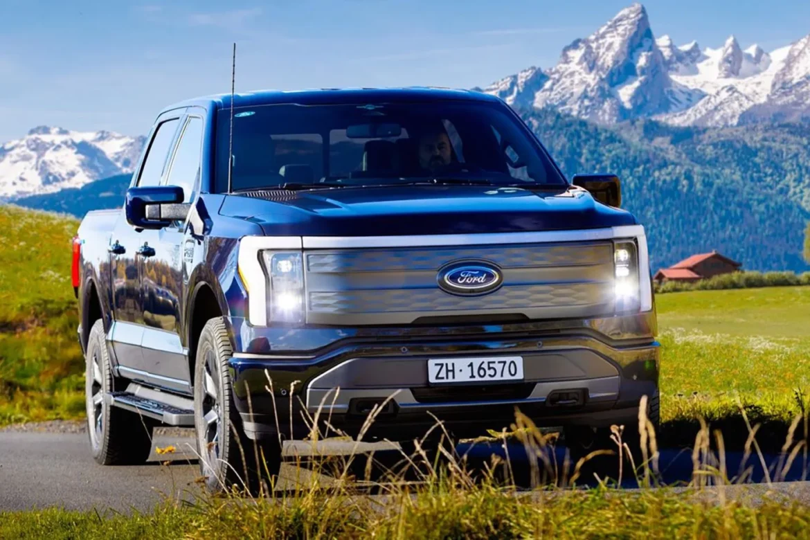 فورد تدرس إيقاف إنتاج سيارة F-150 Lightning الكهربائية… هل ضرب البرق مرتين؟