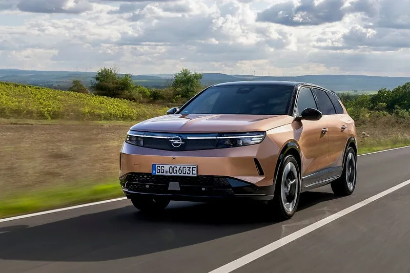 المنصور للسيارات تطلق عرض صيانة مجانية 3 سنوات أو 60 ألف كم لموديلات أوبل 2026