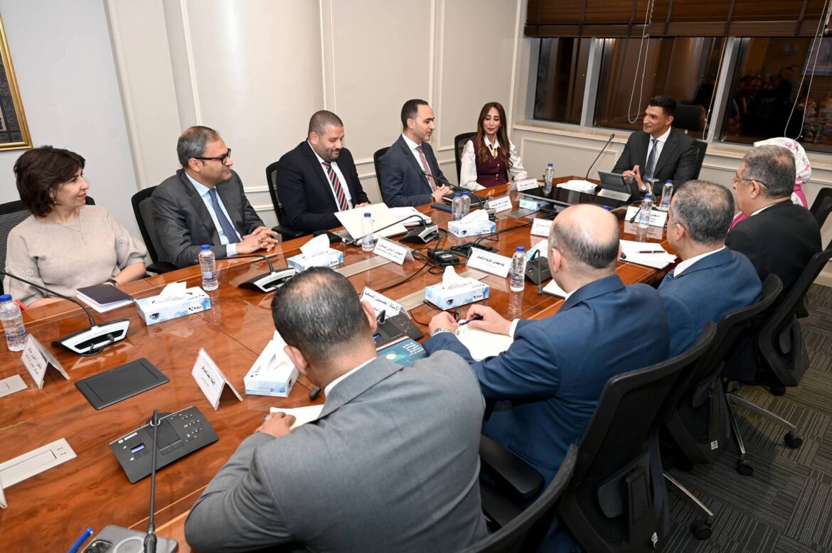 وزير الصناعة يبحث مع شركة نيسان للسيارات خطط الشركة للتوسع بالسوق المصري والتصدير للأسواق الإفريقية