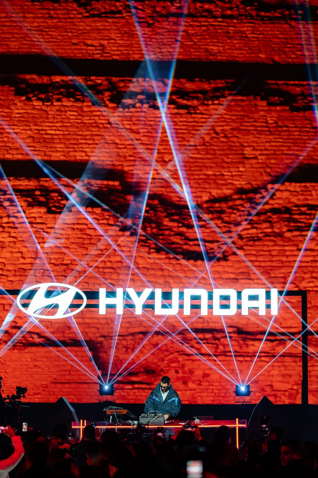 هيونداي تكشف عن IONIQ 9 الجديدة كليًا… وتحول سقارة إلى منصة عالمية لتجربة “The Living Pixels”