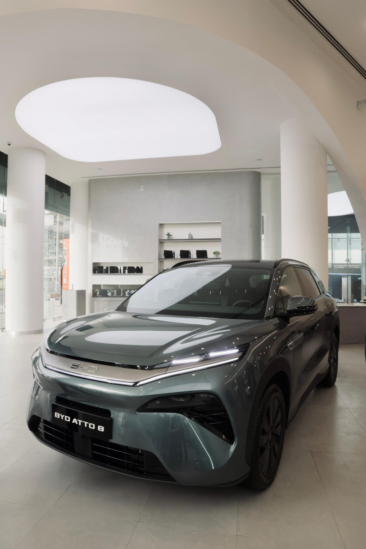 BYD تعزز حضورها في مصر بإطلاق ATTO 8 SUV العائلية ب7 مقاعد بتقنيات DM-i وأنظمة أمان متطورة